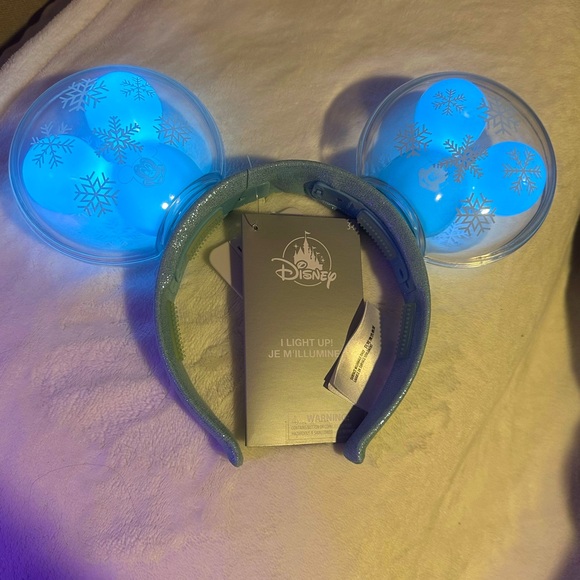 DISNEY HOLIDAY CHRISTMAS EARS - Picture 1 of 3